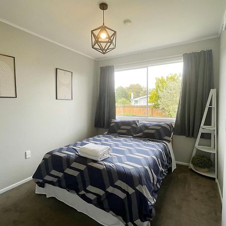 New Painted 5 Bdms Specious House Close To The Base 해밀턴 외부 사진