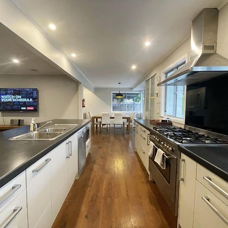 New Painted 5 Bdms Specious House Close To The Base 해밀턴 외부 사진